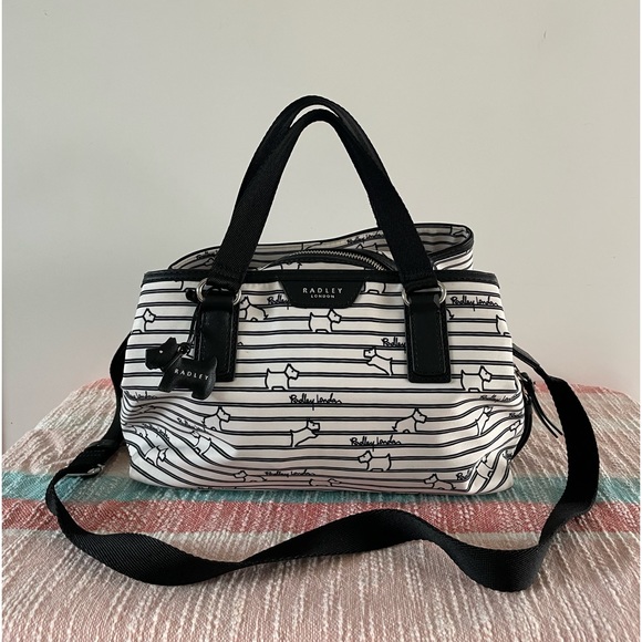 RADLEY LONDON Bags Radley London Elia Mews Nylon Handbag Open To